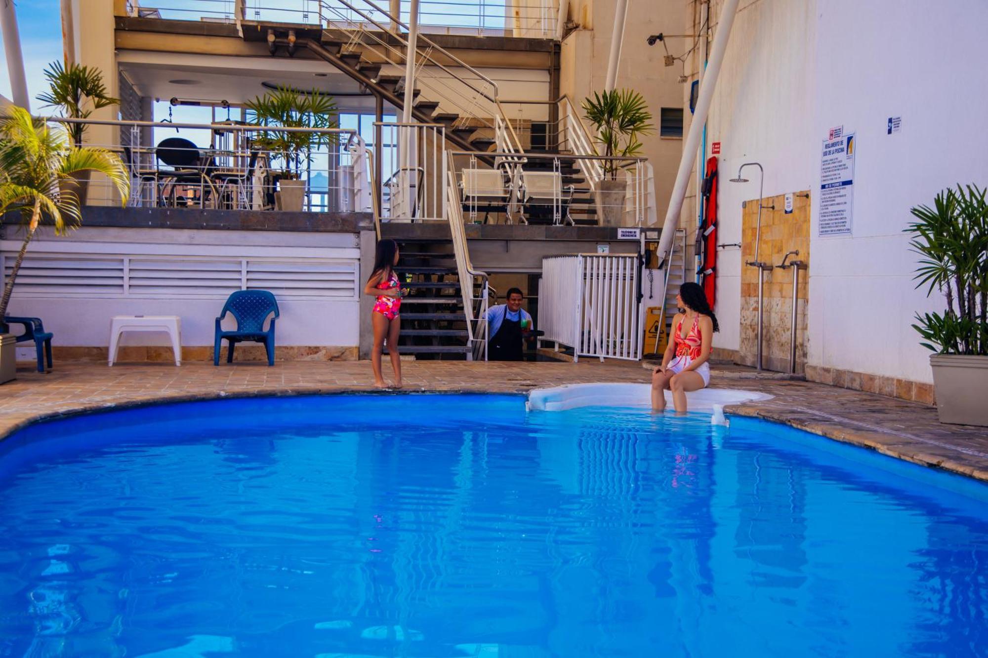 Hotel Plaza Las Americas Кали Экстерьер фото