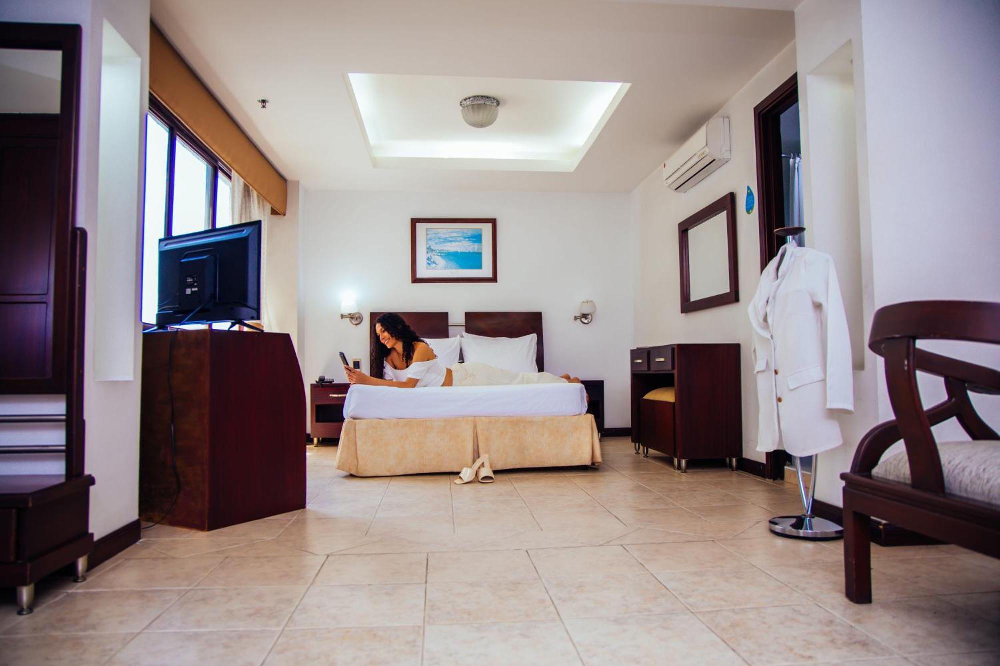 Hotel Plaza Las Americas Кали Экстерьер фото