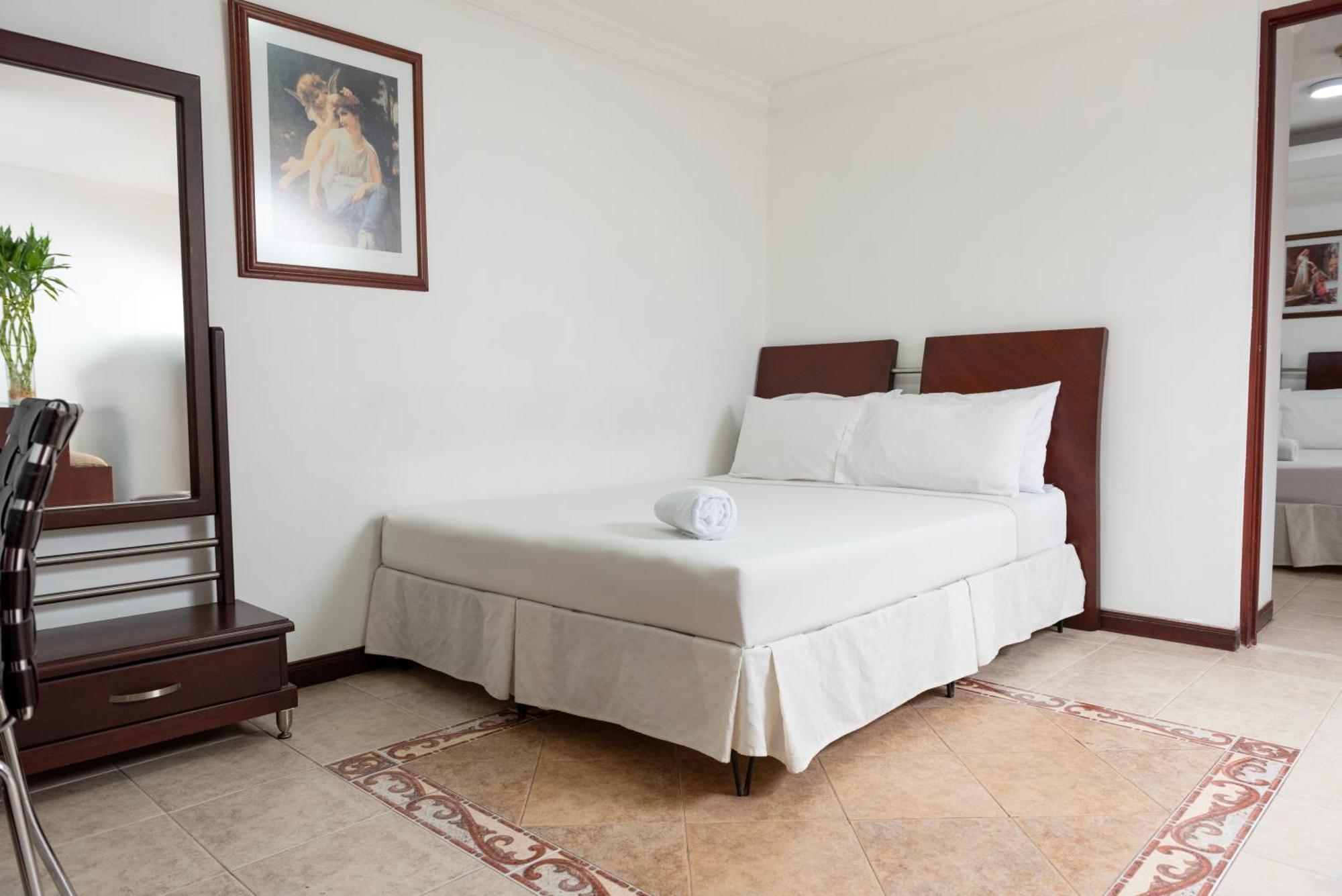 Hotel Plaza Las Americas Кали Экстерьер фото